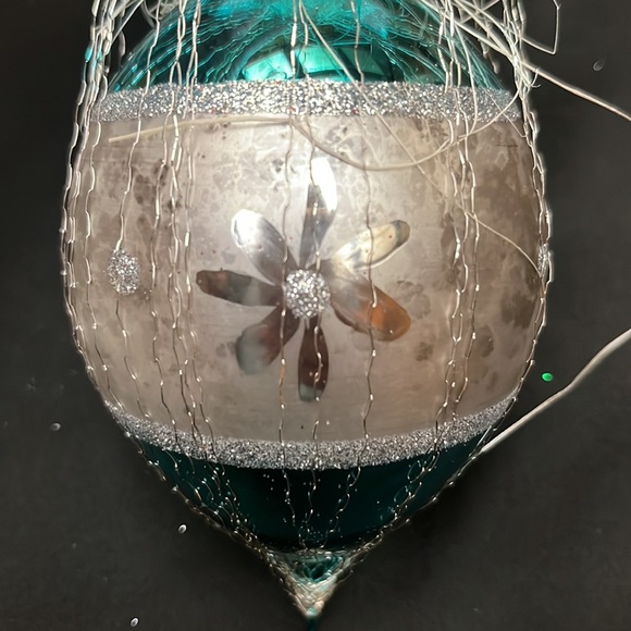 NWT Gorgeous and Unique Pair of Holiday Angel Ornaments. Hand Blown. Polish. - Picture 10 of 13